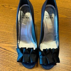 Stuart Weizmann silk pumps with taffeta bow. Size 6.5 with 2 1/2 inch heel.